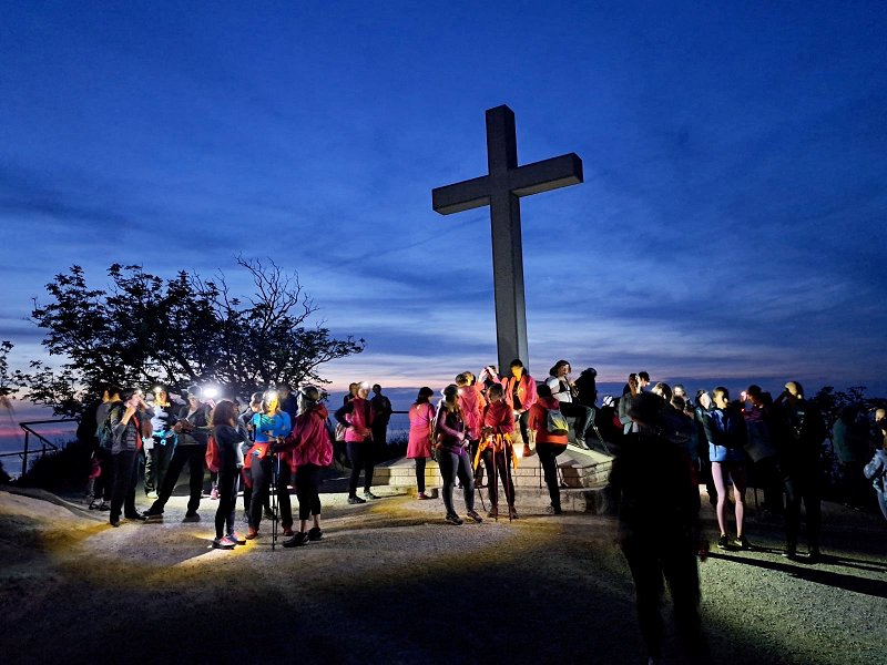 Udeleženke na cilju ob Strunjanskem križu
